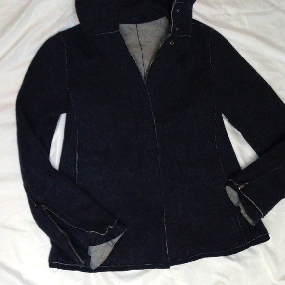 NWOT ARMANI COLLEZIONI WOMAN'S HOODED JACKET - Picture 2 of 9
